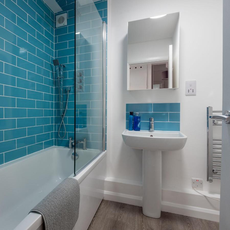 Riverside Apartment With Views And Parking 킹스브리지 외부 사진