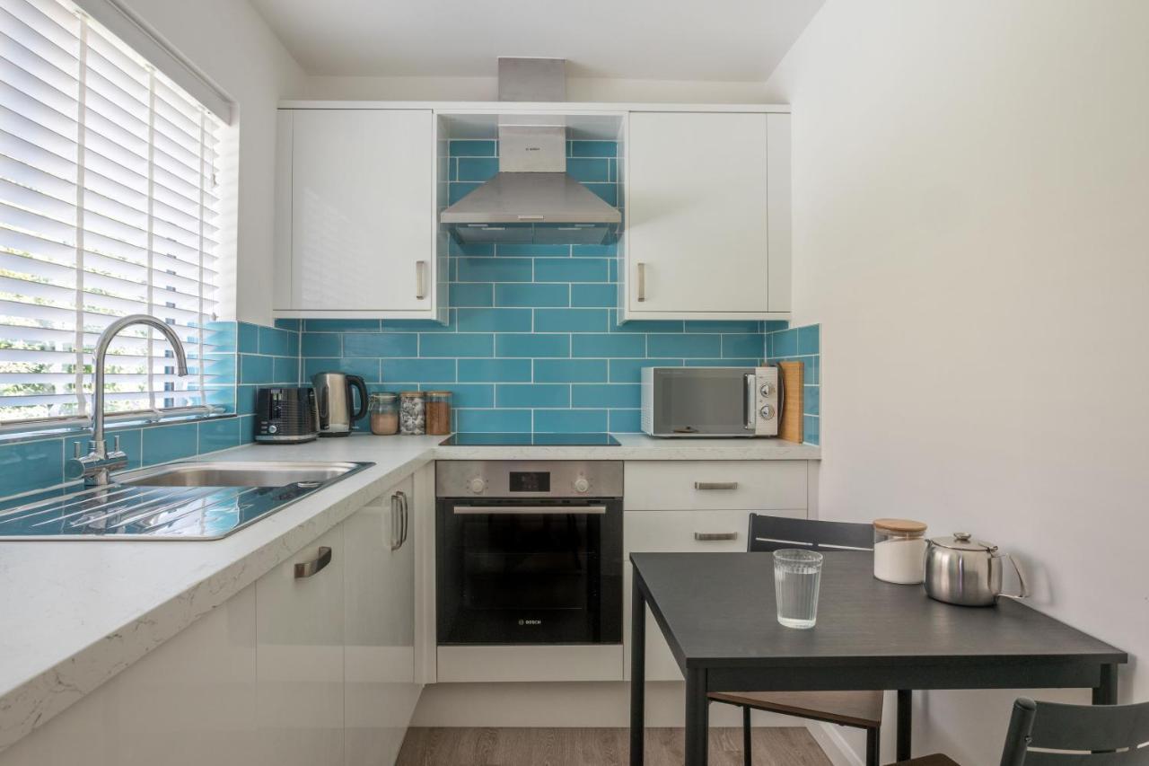 Riverside Apartment With Views And Parking 킹스브리지 외부 사진