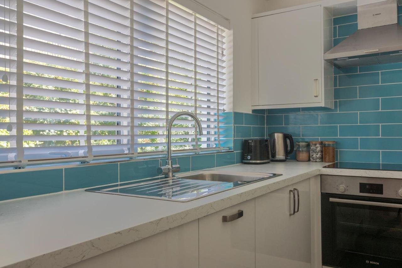 Riverside Apartment With Views And Parking 킹스브리지 외부 사진